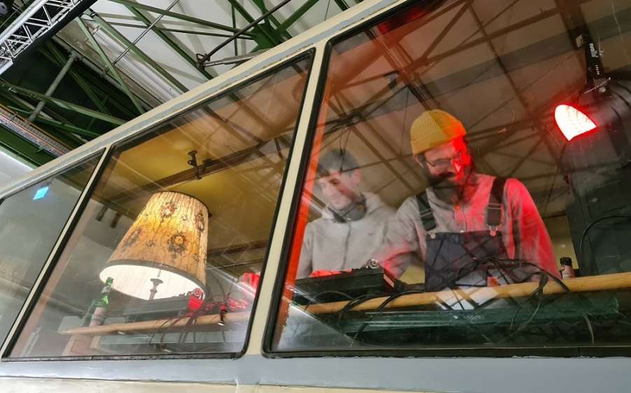 Die_Djs_Baba_Smurf_und_Stip_Visit_rocken_das_Depot